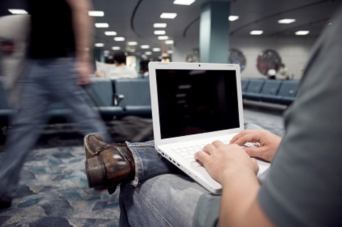 blogging at the airport
